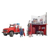 drehen-fraesen-bohren.de BRUDER bworld Feuerwehrstation mit Land Rover Defender und Feuerwehrmann / 62701
